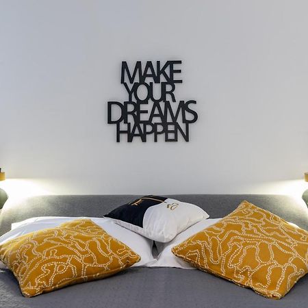 Apartman Laura Rijeka Buitenkant foto